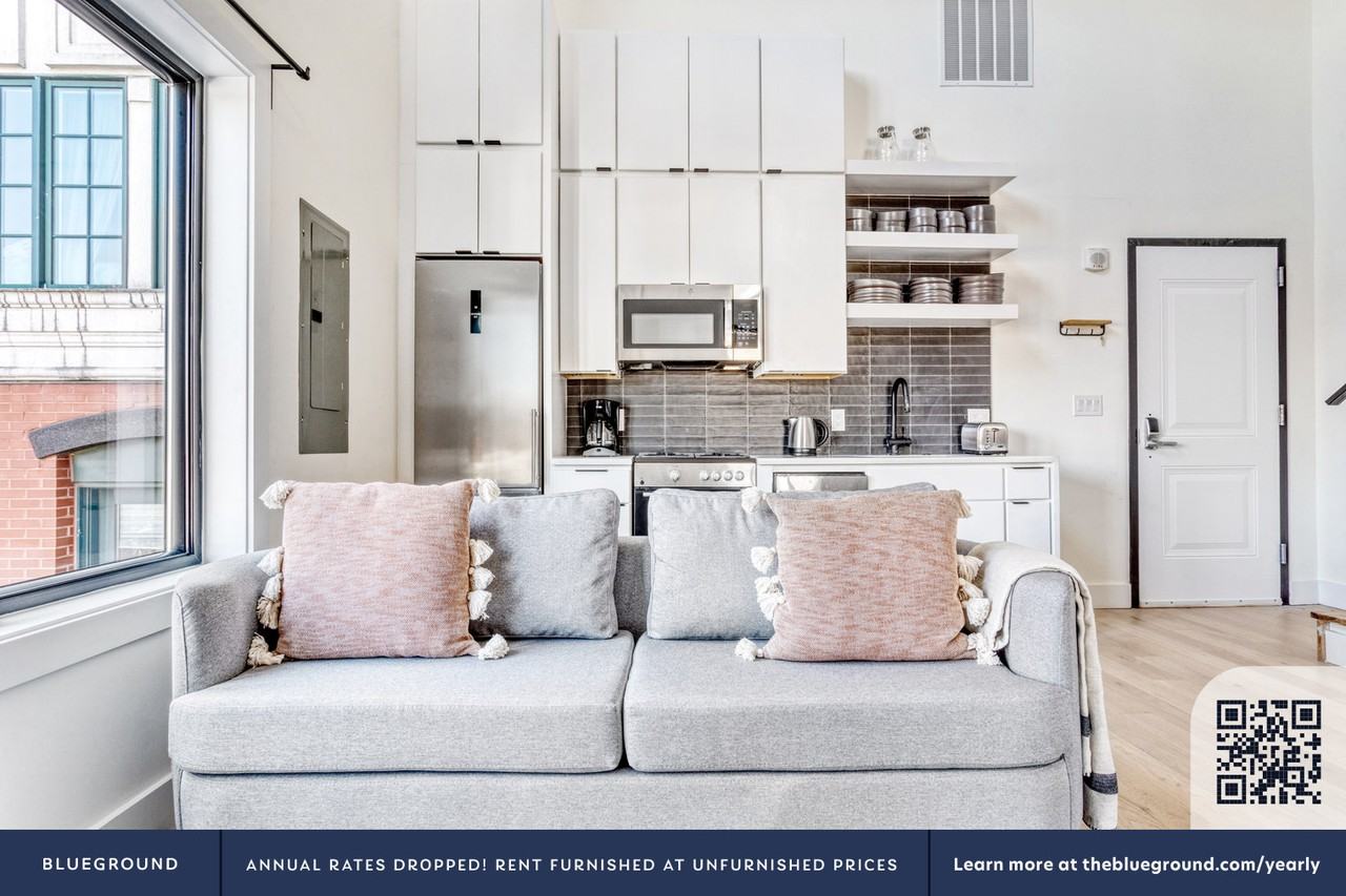 1012 Pennsylvania Avenue Southeast - Photo 3 of 29