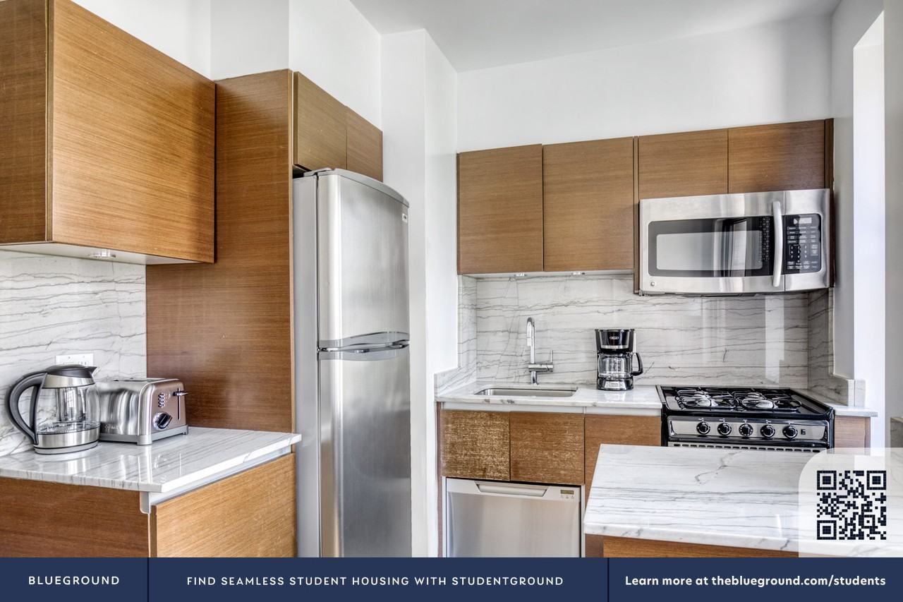 252 East 61st Street - Photo 6 of 17