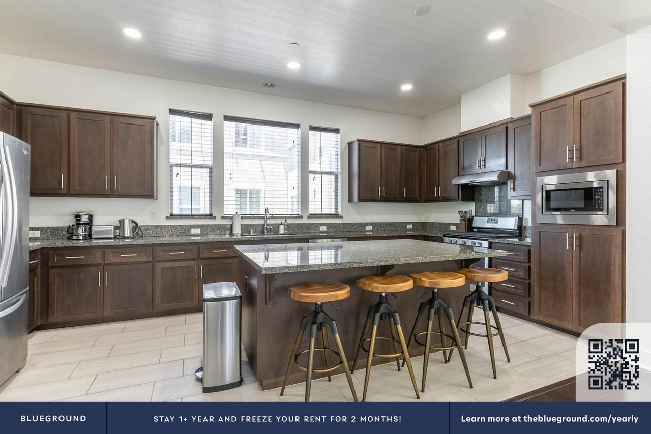 5567 Rosa Way #1609 - Photo 7 of 29