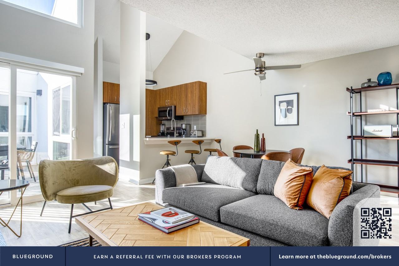 615 South Catalina Avenue - Photo 5 of 38