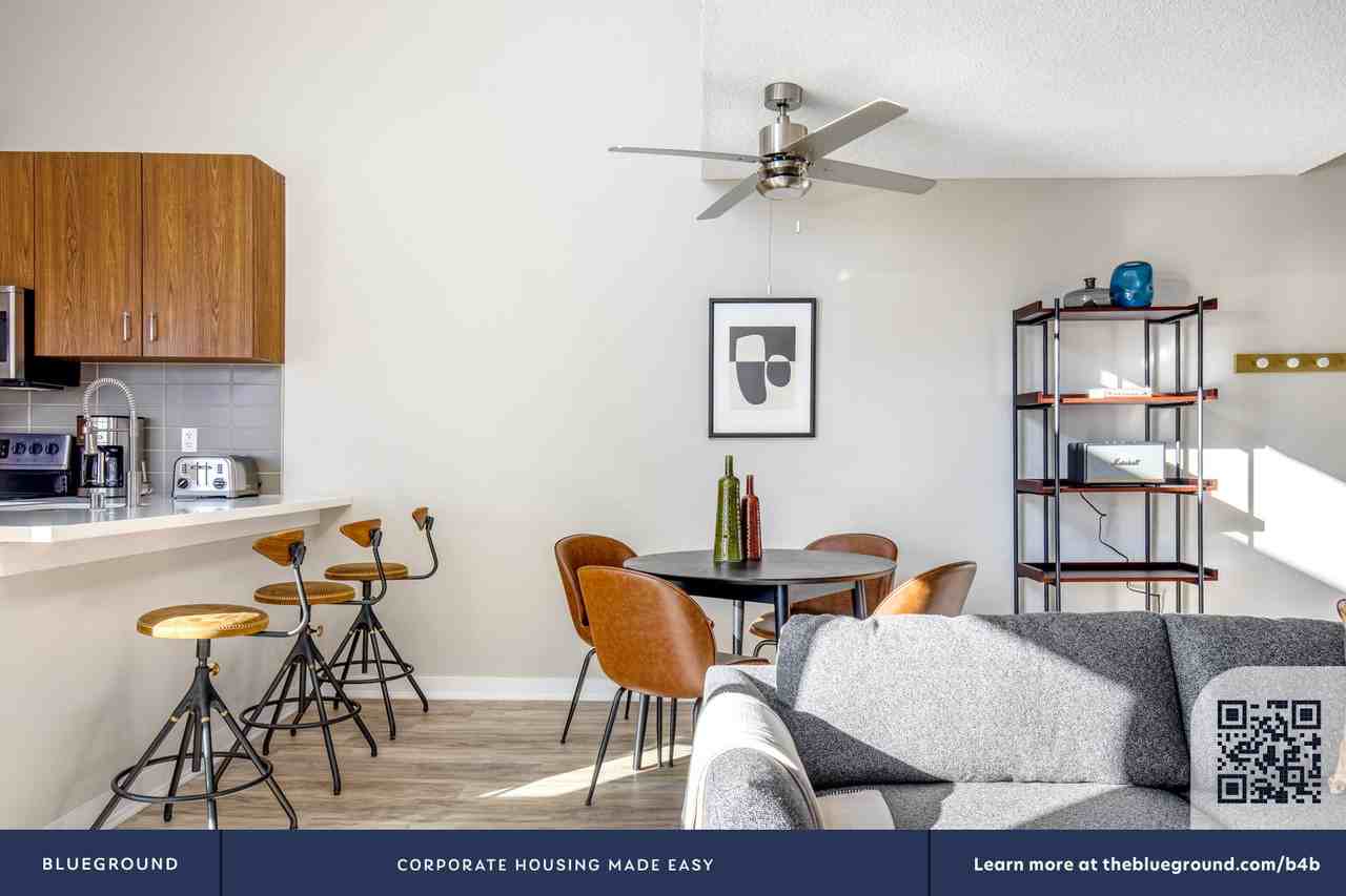 615 South Catalina Avenue - Photo 6 of 38