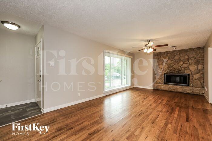 213 Pennie Ct - Photo 2 of 16