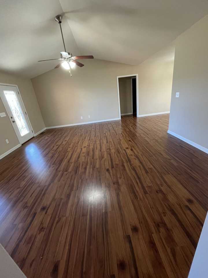 1434 Benjamin Blvd #NA - Photo 3 of 13