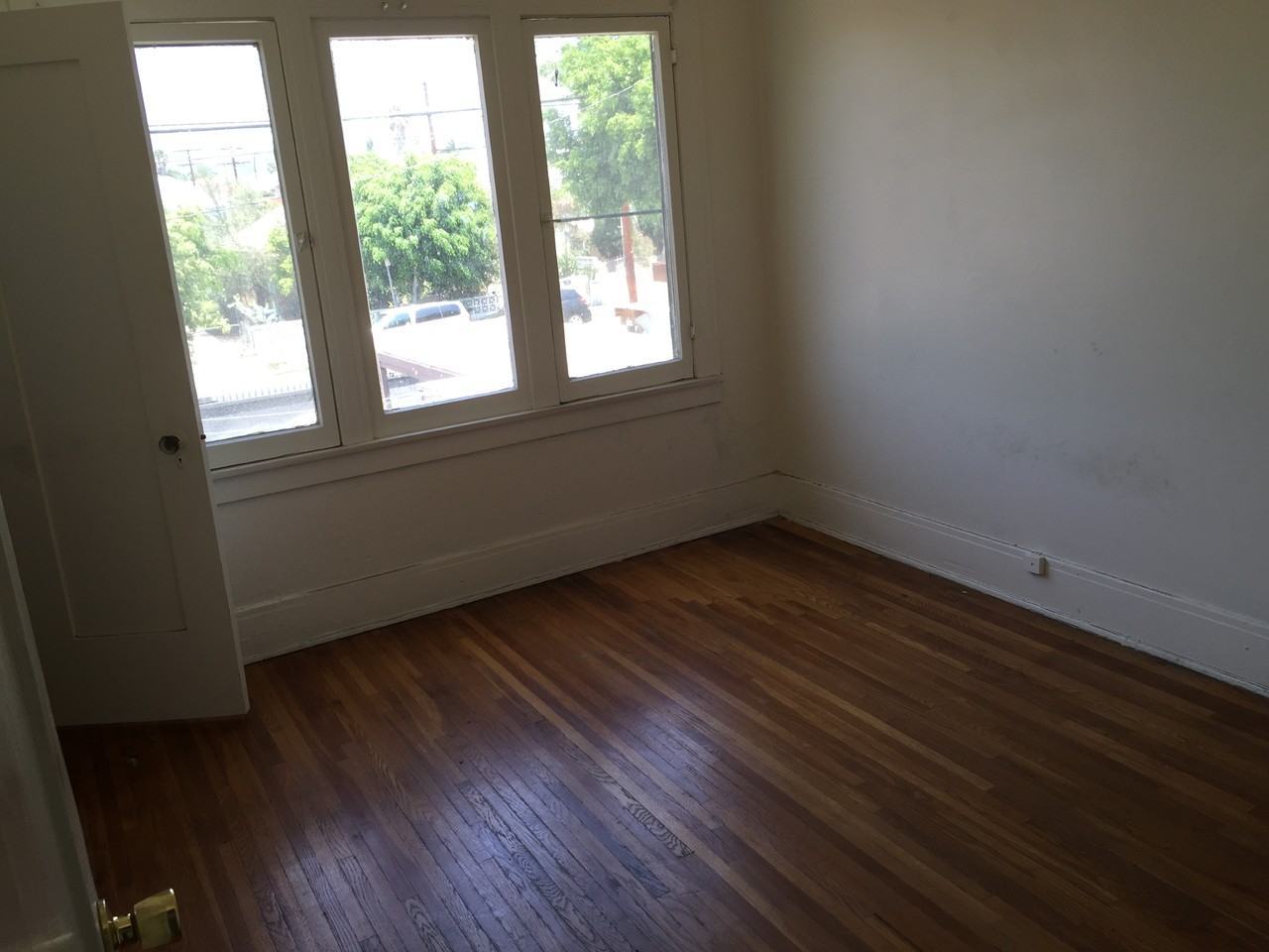 554 N Harvard Blvd #554 - Photo 2 of 40