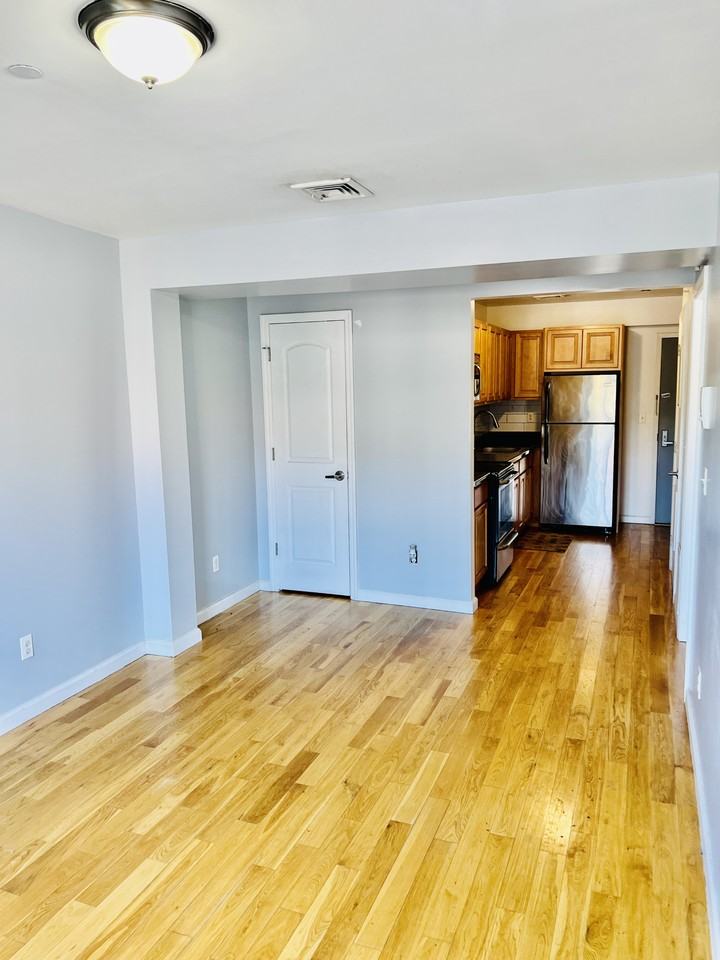 147 Main Street #5D - Photo 3 of 10