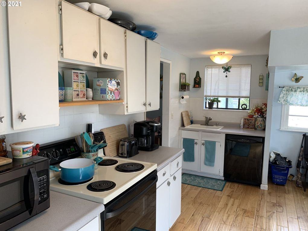 325 8th Ave #NA - Photo 7 of 12