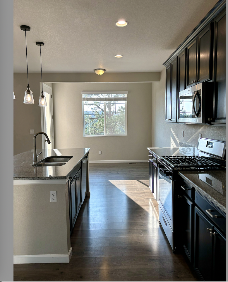 568 Whisper Wind Ln #NA - Photo 3 of 18