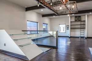 featured image of 140 E 21st St