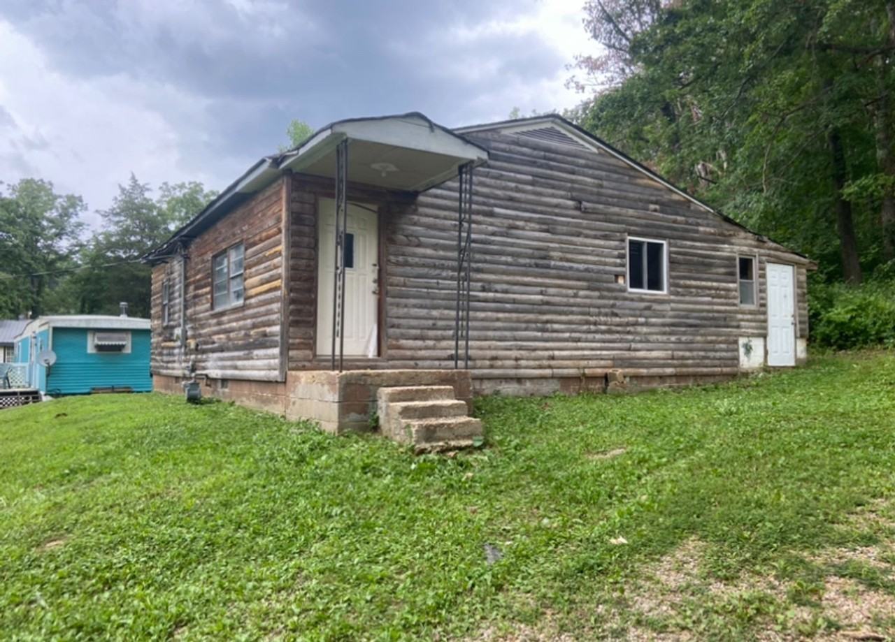 107 Elm St - Photo 3 of 13