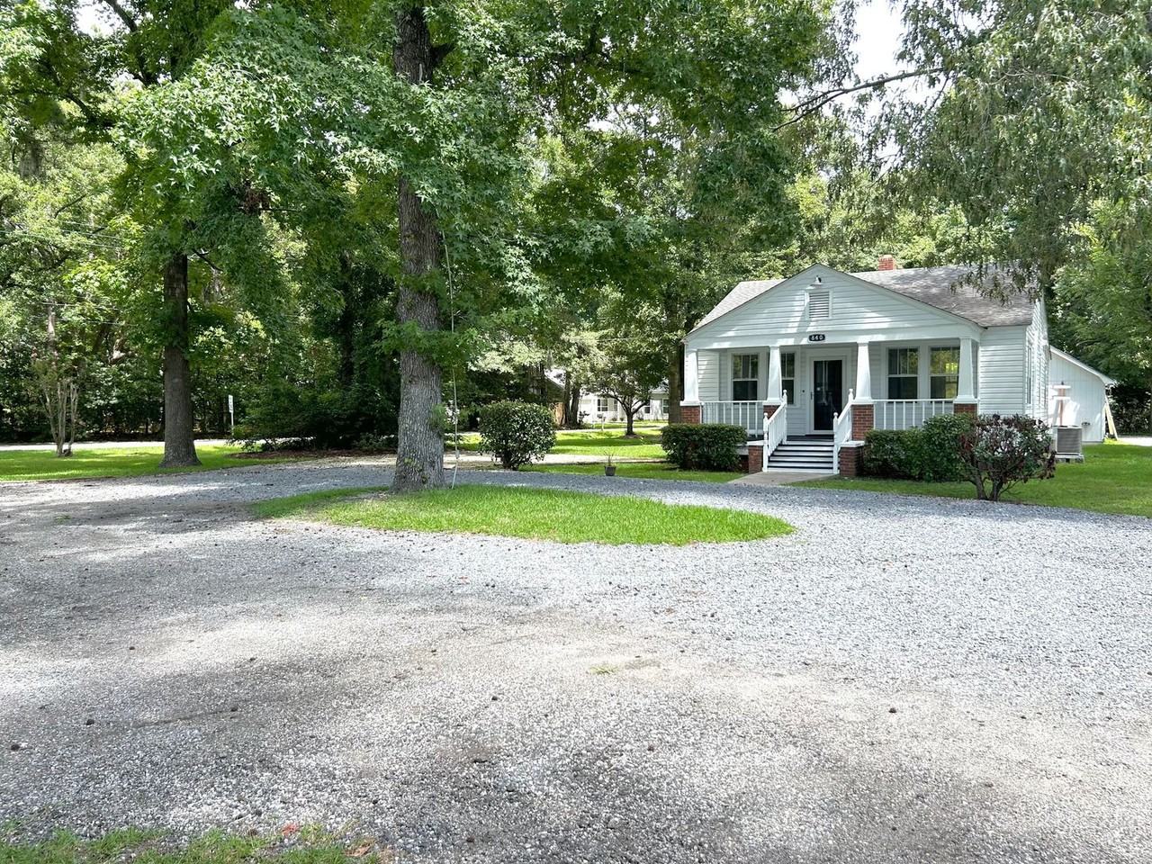 840 Wappoo Rd - Photo 2 of 16