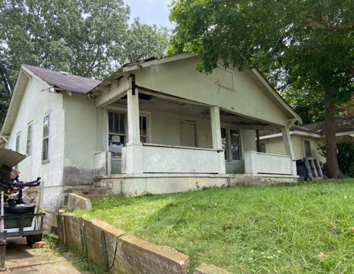 714 Sanders Ave - Photo 3 of 17