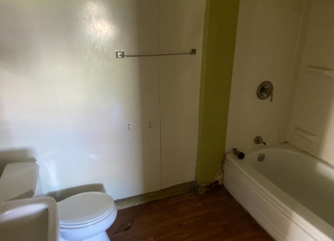 206 E Main St - Photo 4 of 9