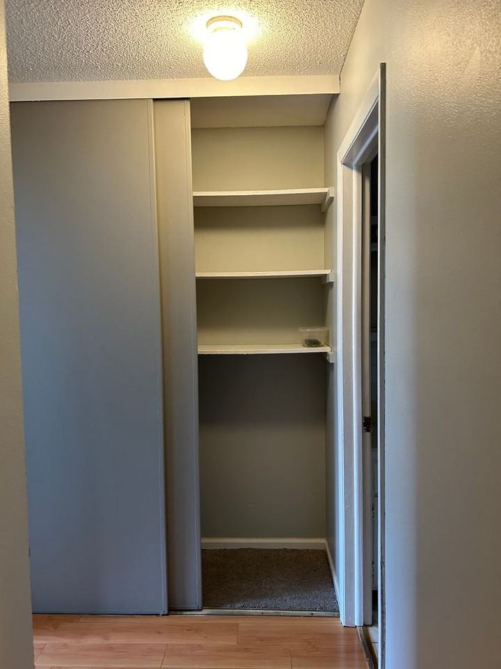 PERSAUD BRAMANTES APARTMENTS - Photo 4 of 8