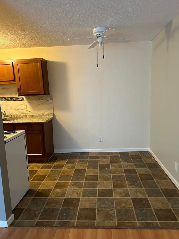 PERSAUD BRAMANTES APARTMENTS - Photo 6 of 8