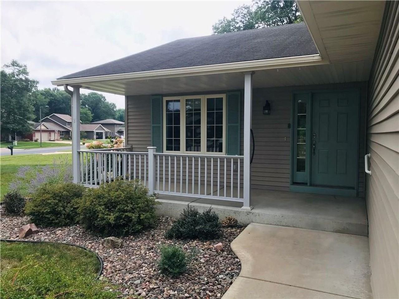 3211 Woodside Ter - Photo 3 of 22