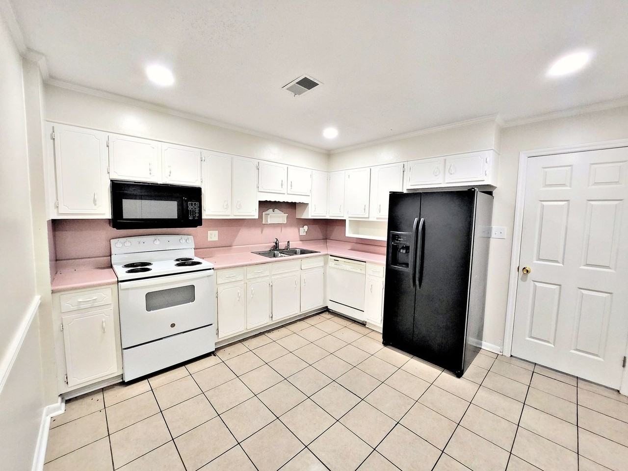 (AVI-1) 1608 O'rorke Ln - Photo 3 of 12