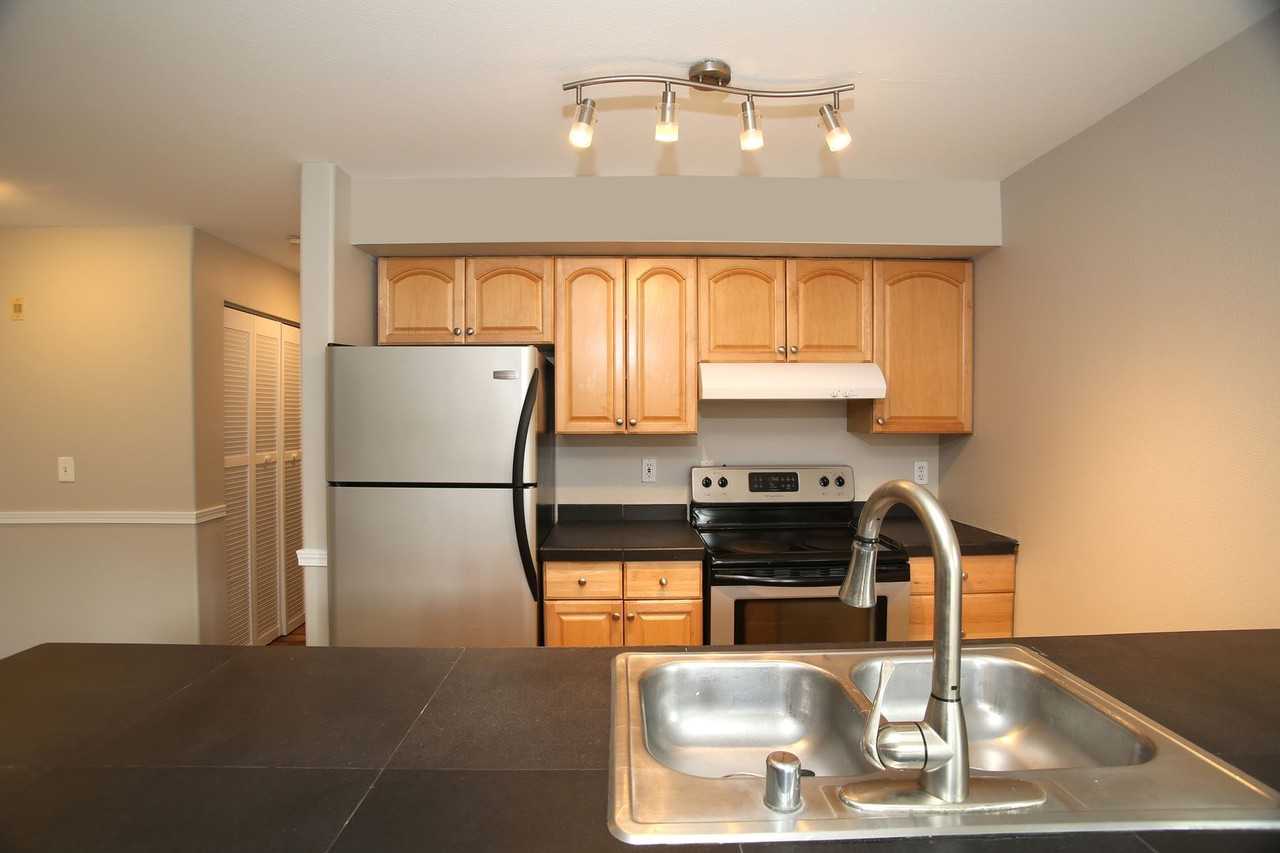 1726 Belmont Ave - Photo 4 of 9