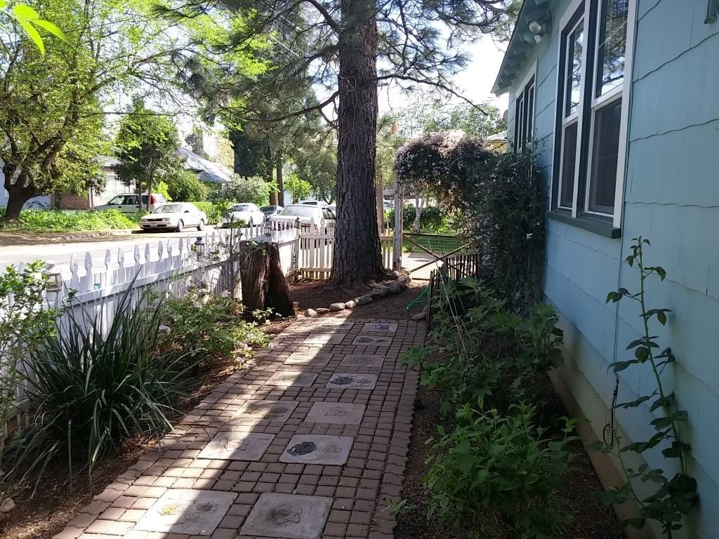 1020 East St - Photo 2 of 15