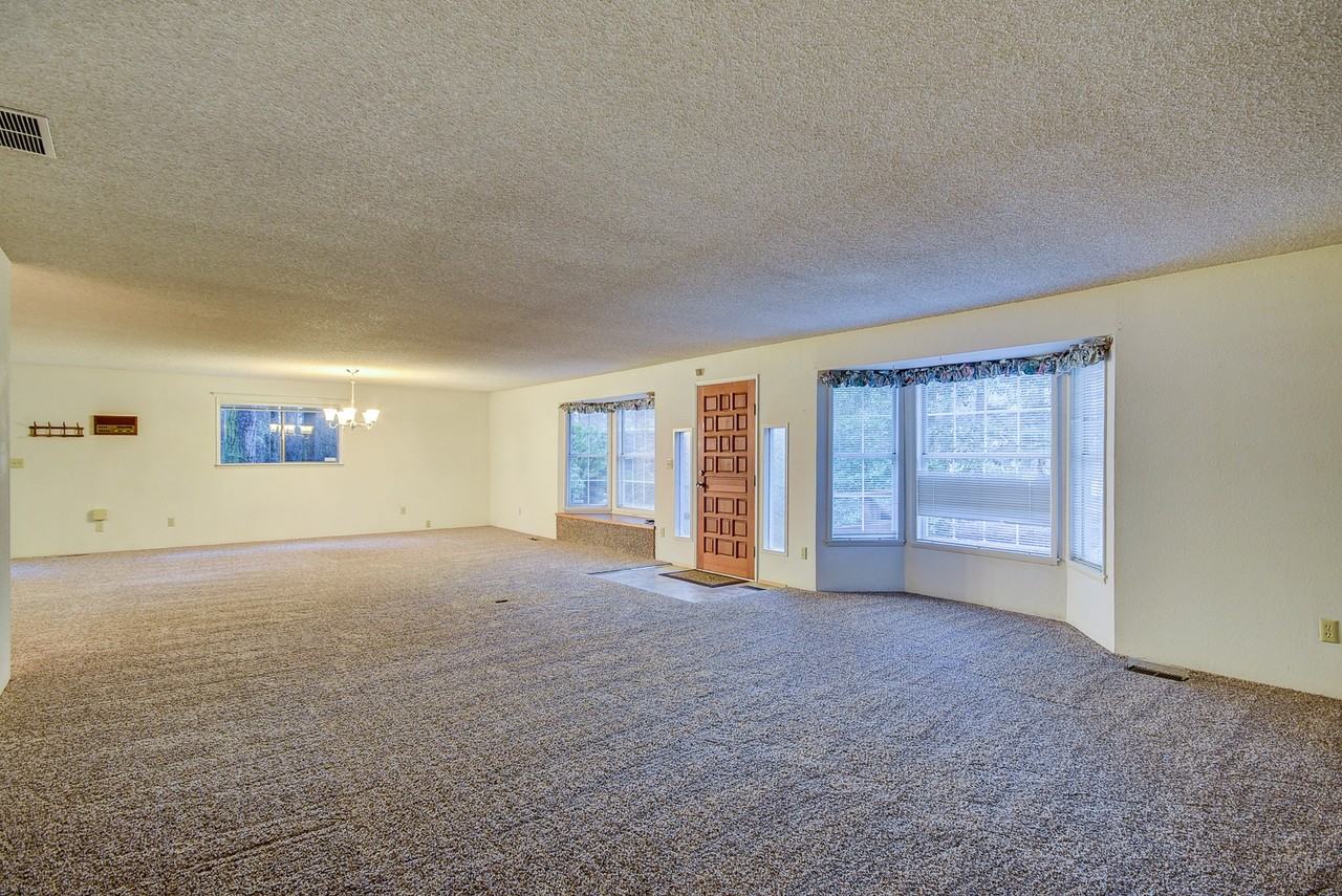 2317 Wellman Pl - Photo 2 of 19