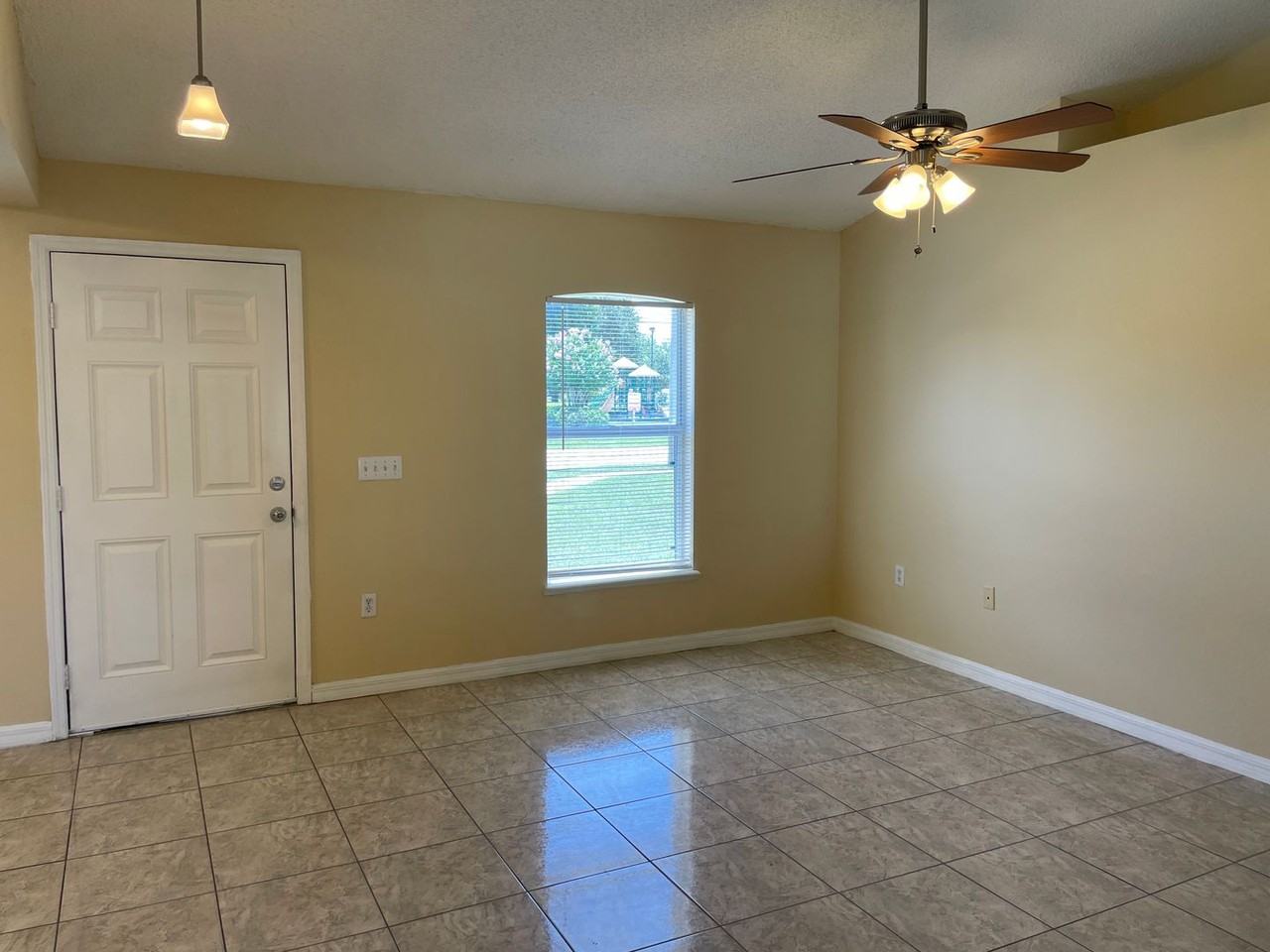 1804 Ashton Park Pl - Photo 4 of 30