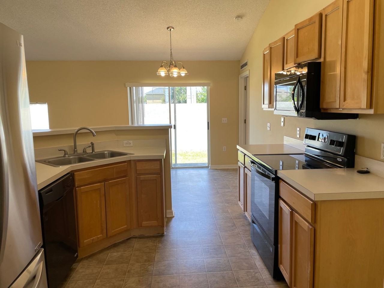 1804 Ashton Park Pl - Photo 7 of 30