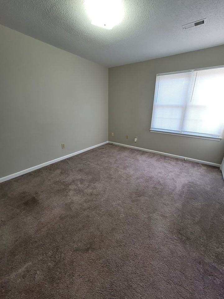 1431 Bailey Cir - Photo 6 of 13