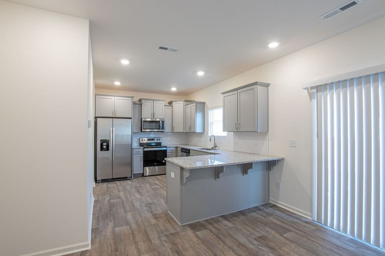 7024 Duncan Acres Dr - Photo 5 of 25