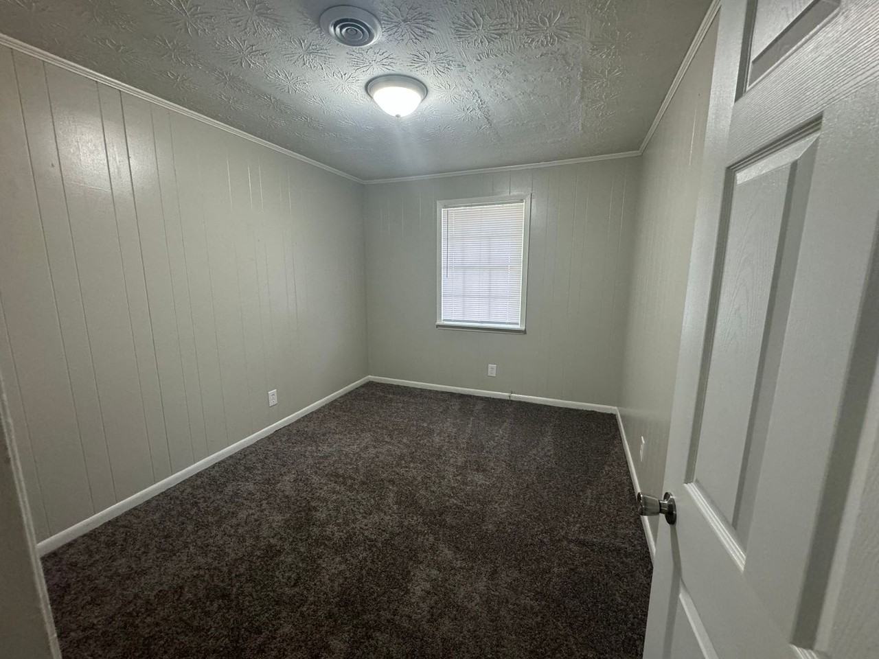 2534 Brookshire Rd - Photo 2 of 12