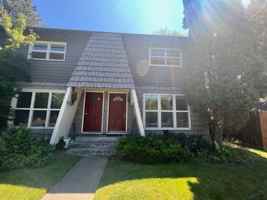 featured image of 913 Ne Franklin Ave