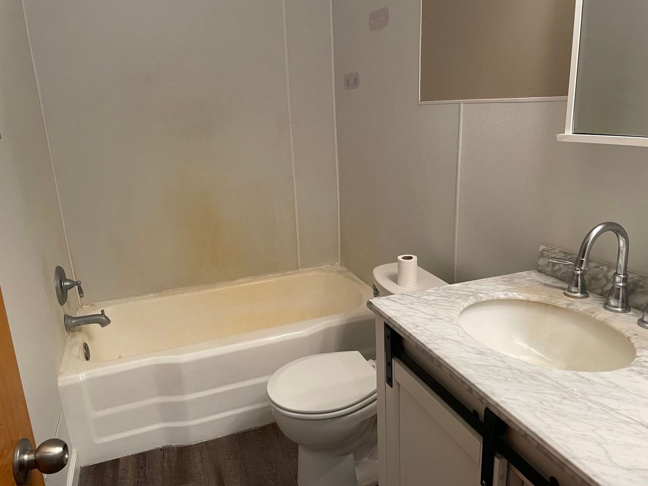 406 W 10th St - Photo 3 of 10