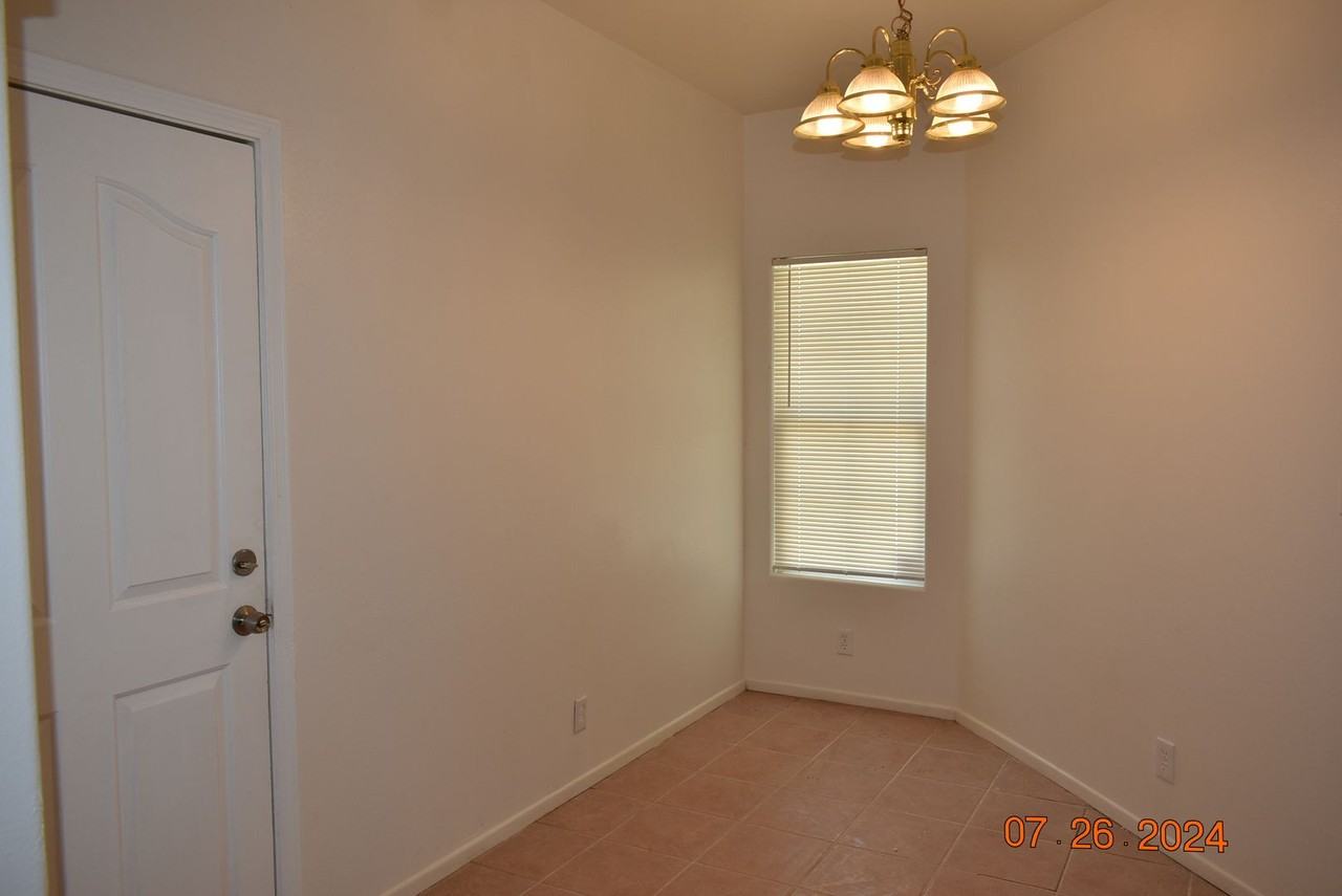 21187 Conklin Blvd - Photo 6 of 14