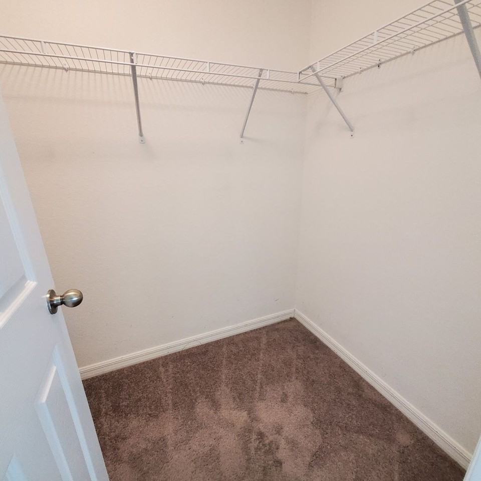 2710 Nw 5th Ter - Photo 7 of 23