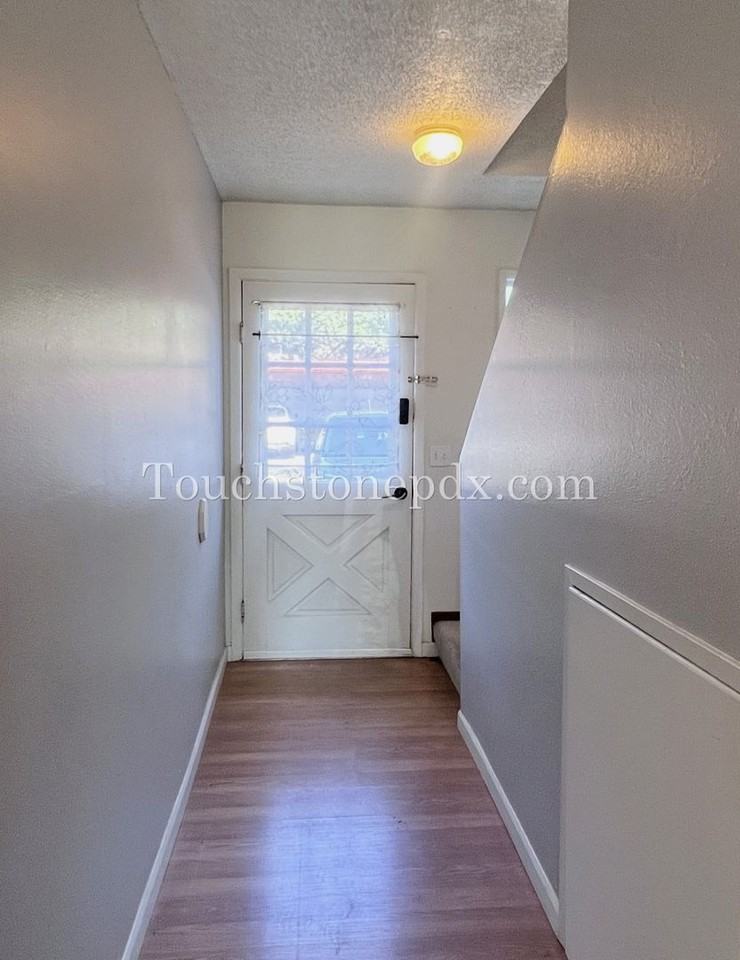 1818 Ne 19th St - Photo 2 of 20
