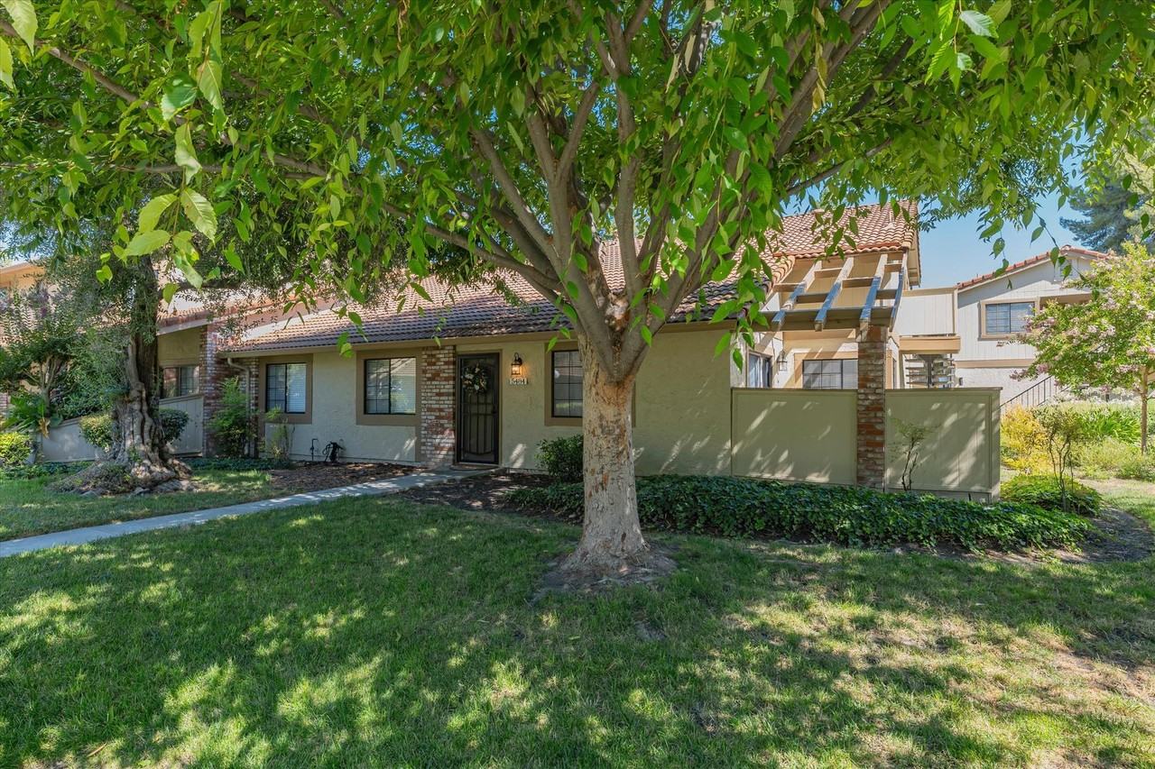 5484 Colony Field Dr - Photo 2 of 15