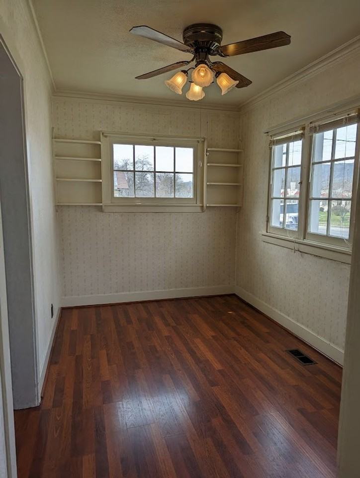 424 5th Ave - Photo 6 of 13