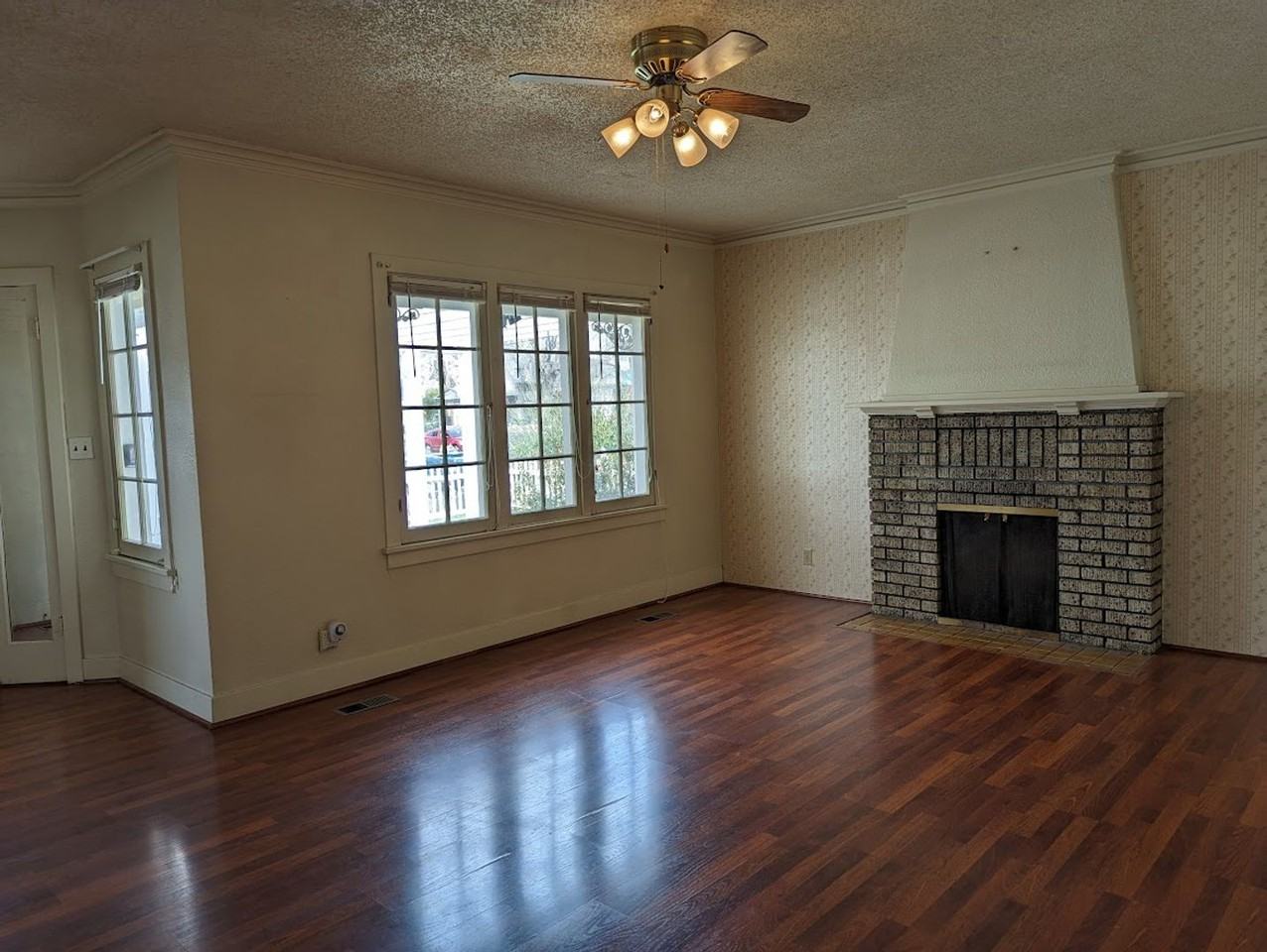 424 5th Ave - Photo 7 of 13