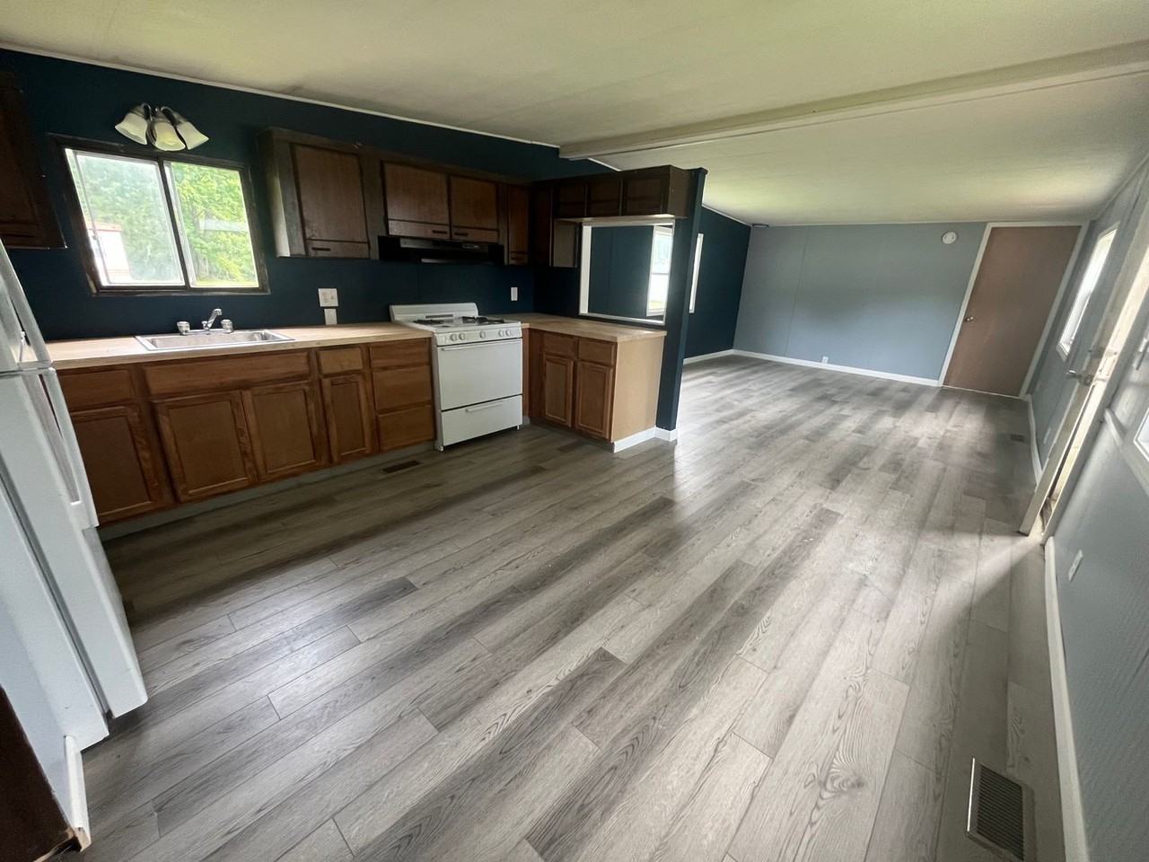 136 Wesler Dr #56 - Photo 3 of 9