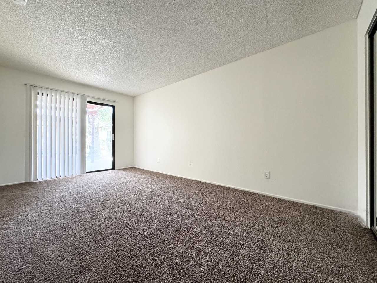 33975 33975 Via De Anza - 02 #02 - Photo 5 of 16