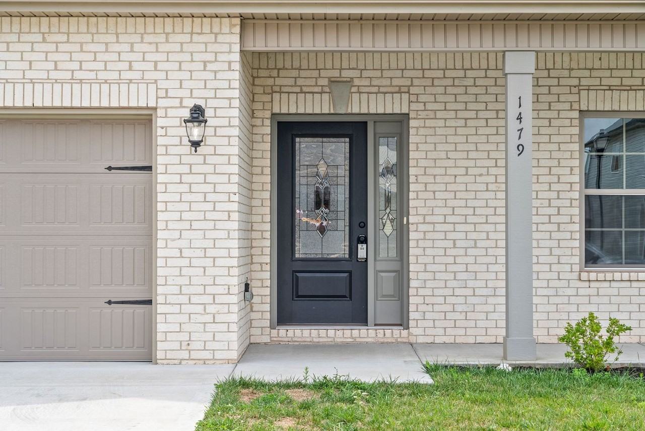 1479 Kingbird Dr - Photo 4 of 41