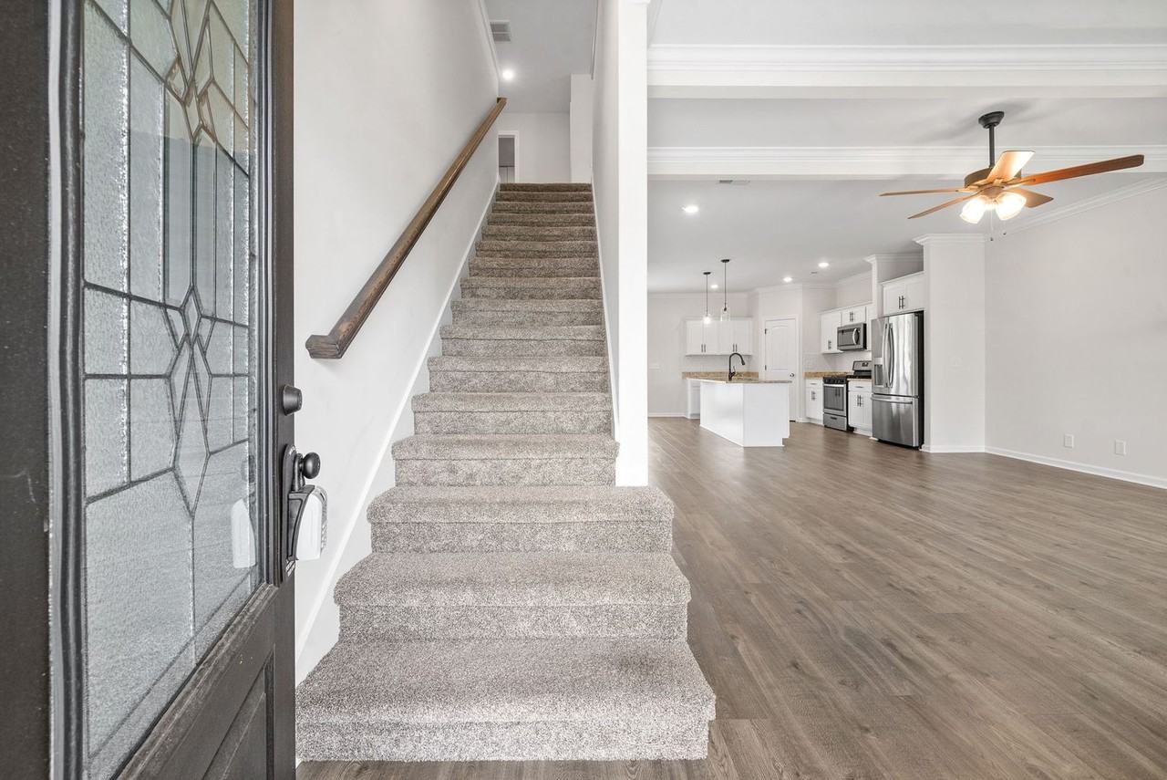 1479 Kingbird Dr - Photo 5 of 41