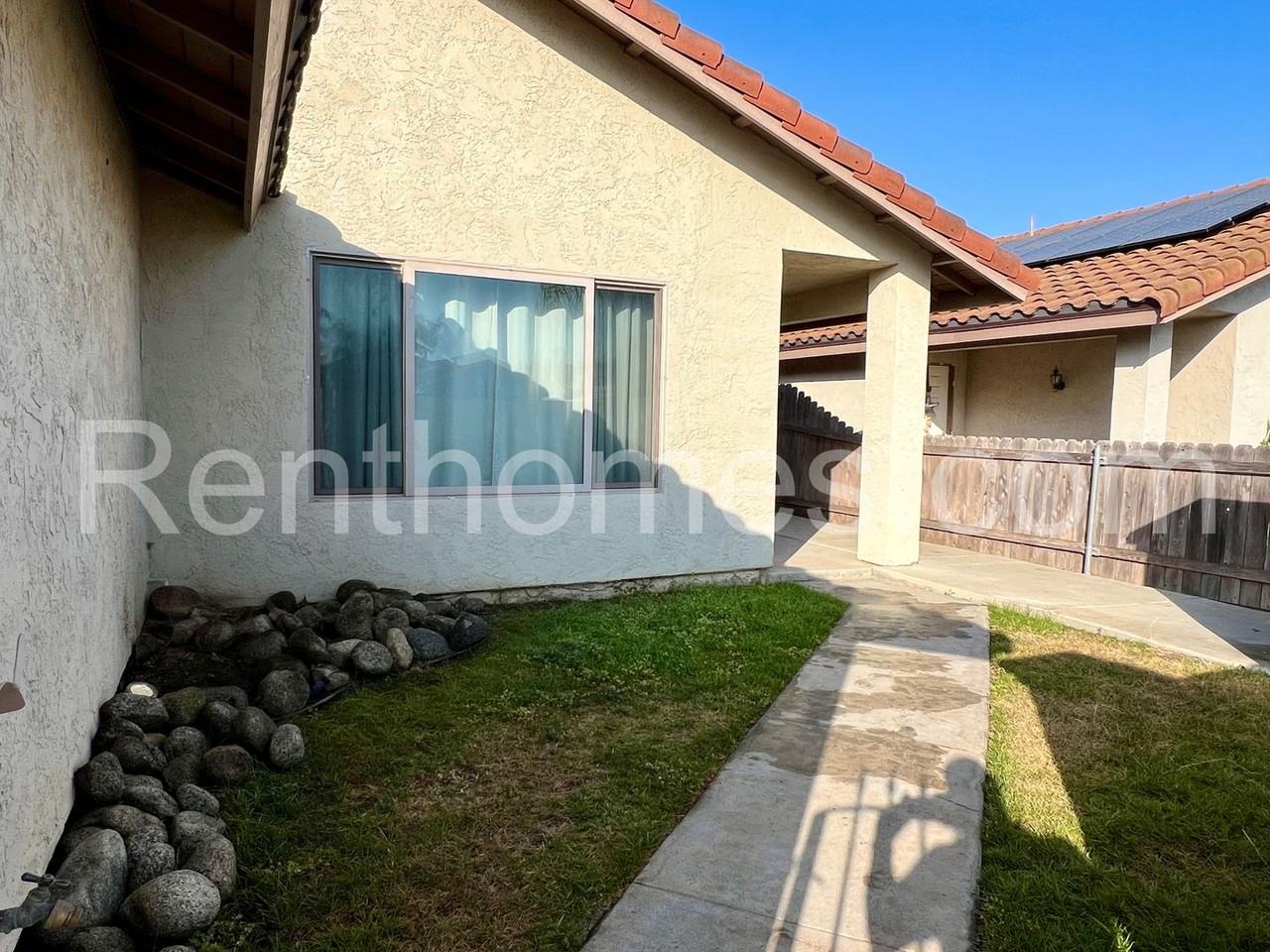 227 Ocotillo Pl - Photo 2 of 31