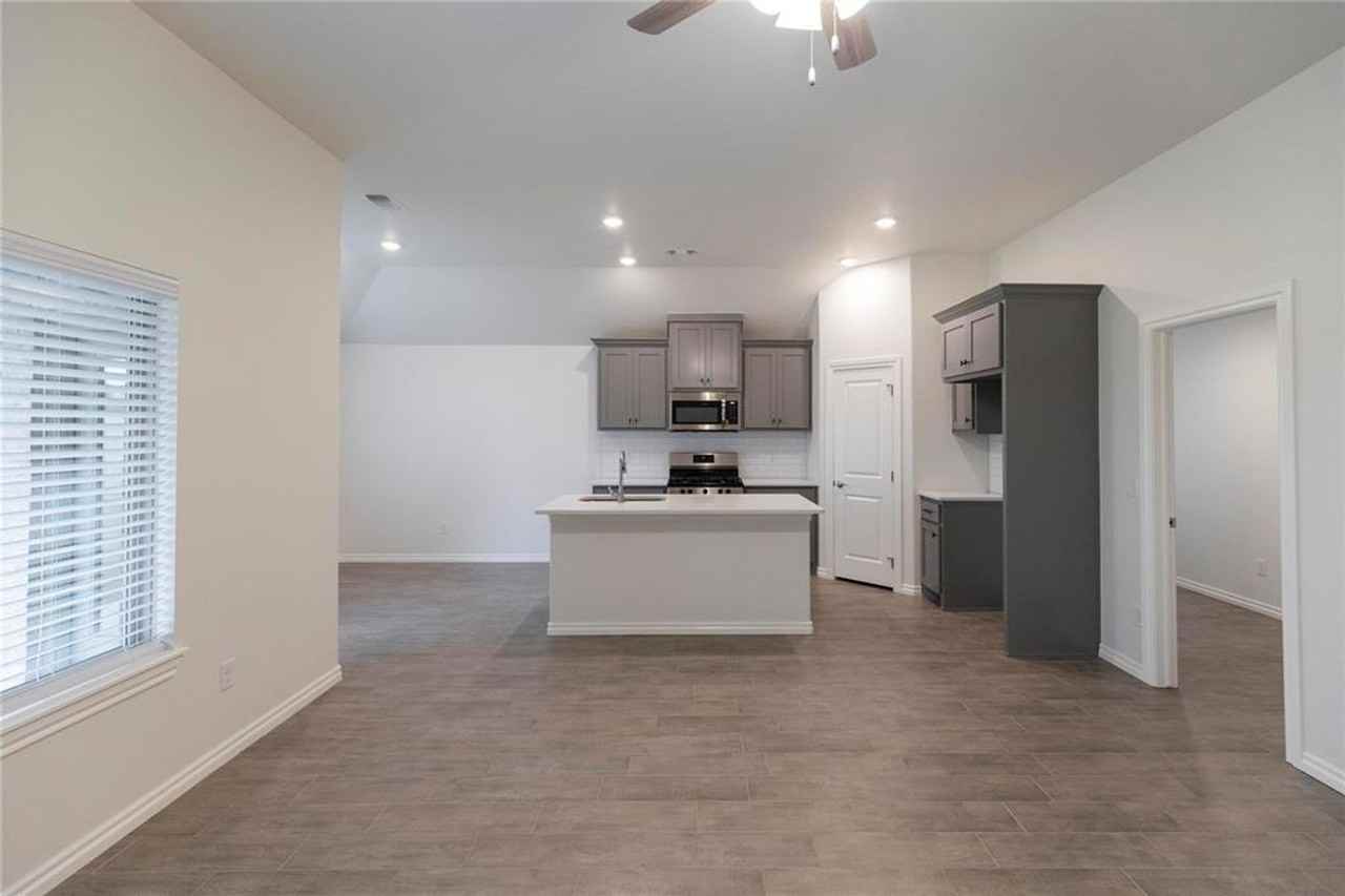 1816 Zayden Ln - Photo 2 of 26