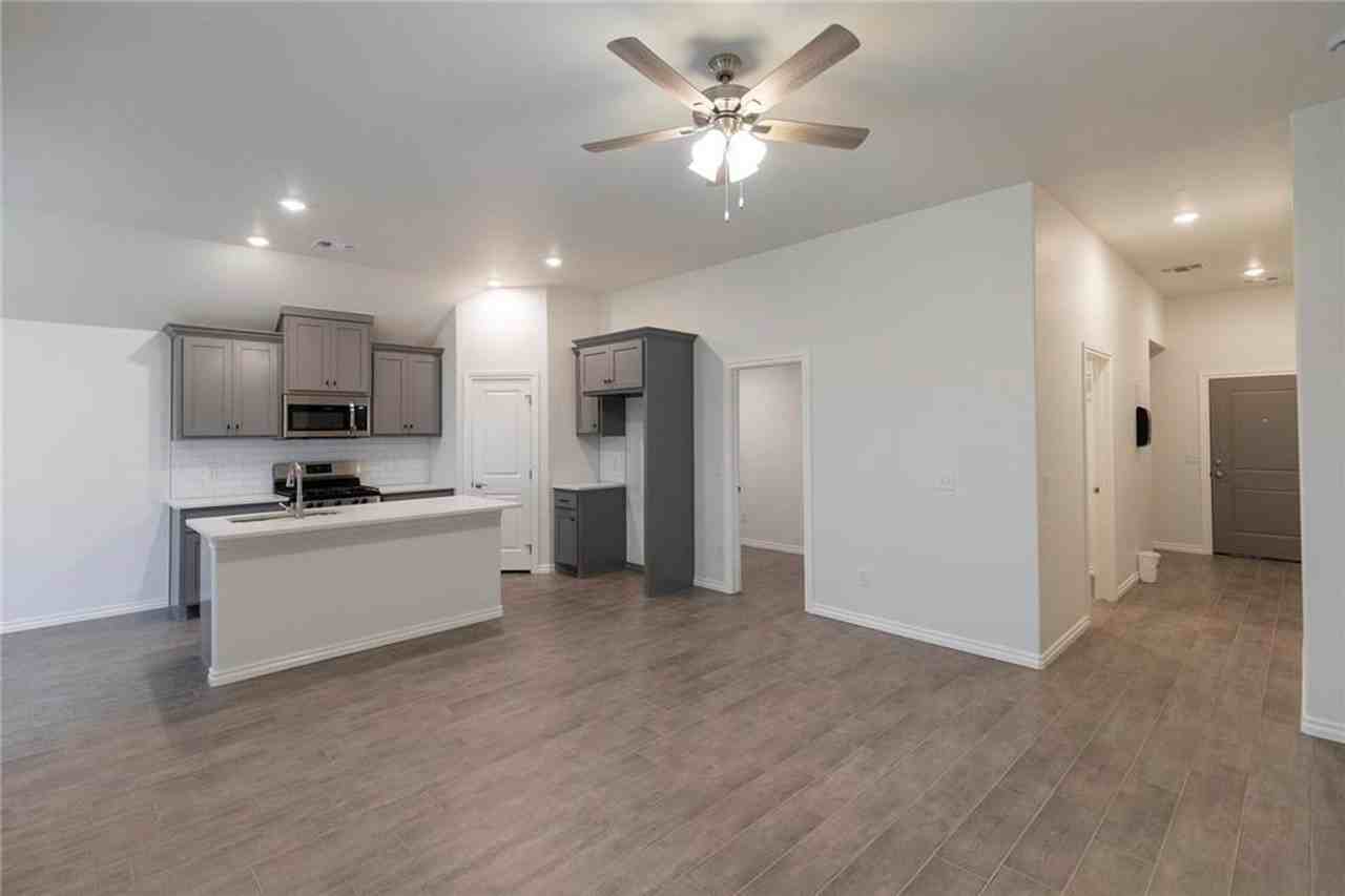 1816 Zayden Ln - Photo 3 of 26