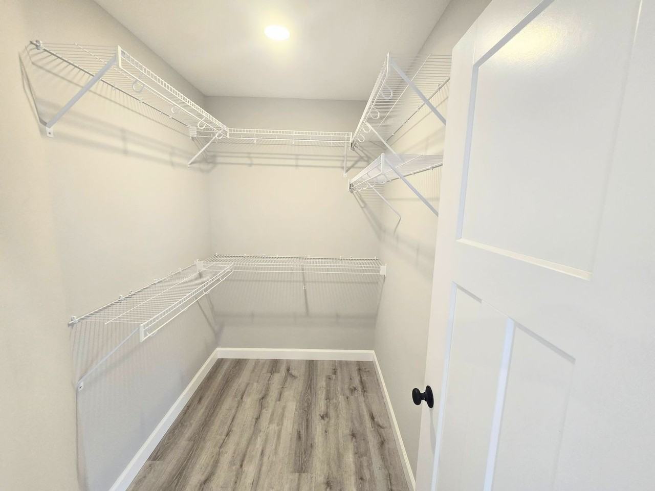 111 Alice Dr - Photo 3 of 23