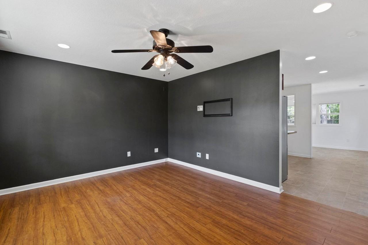 117 Brians Woods Rd - Photo 3 of 20
