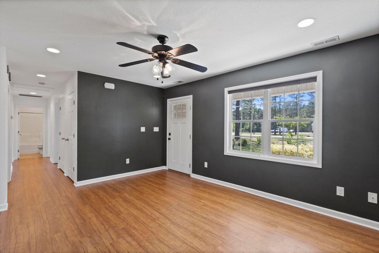117 Brians Woods Rd - Photo 4 of 20