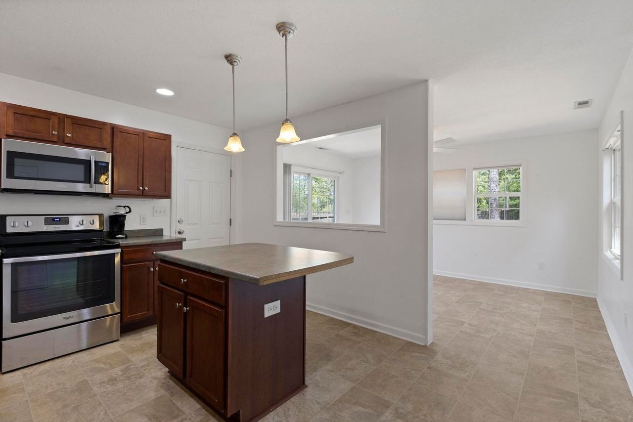 117 Brians Woods Rd - Photo 5 of 20