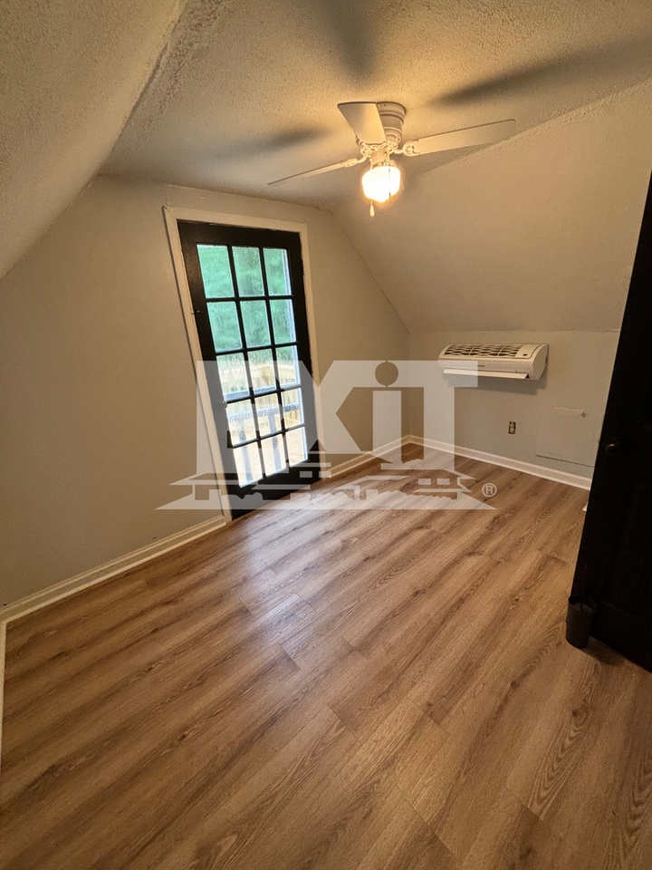 406 Hawthorne Dr - Photo 7 of 14