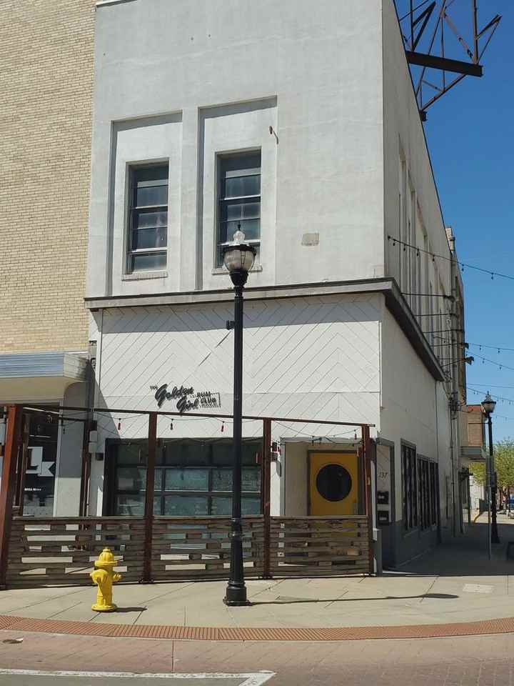 218 1/2 Park Central N - Photo 3 of 15