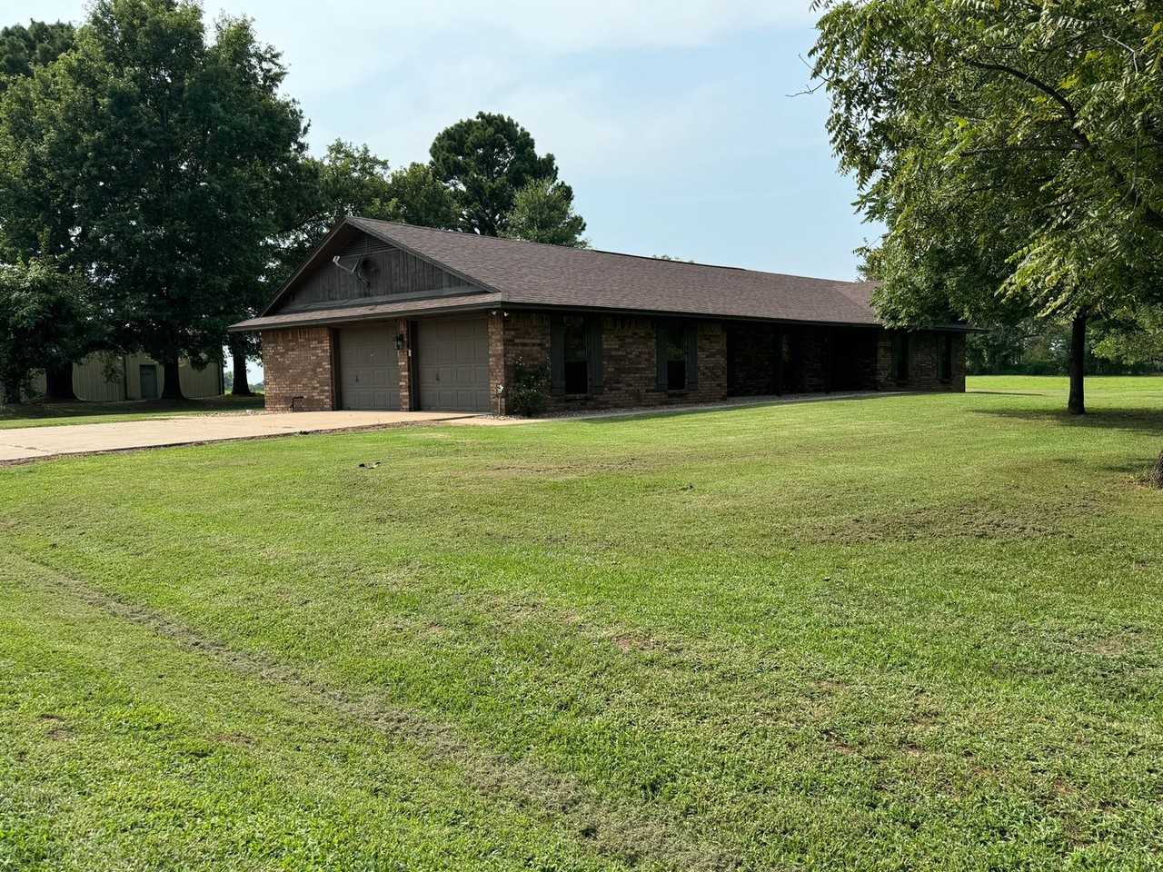 206 Robertson Ln - Photo 3 of 22